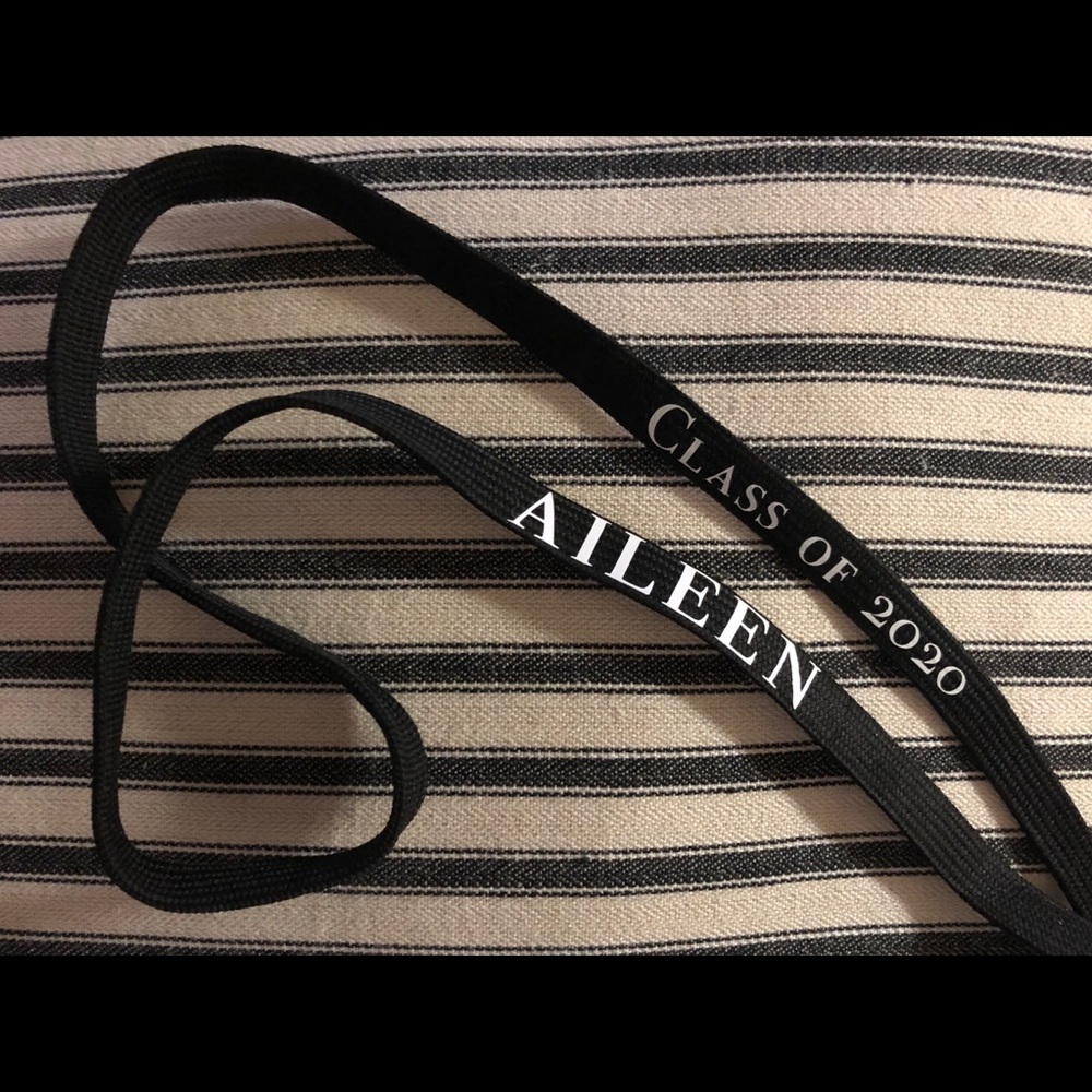 Customizable lanyard